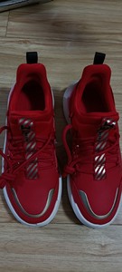 周董代言的德尔惠，处理全新38码德尔惠红色休闲散步鞋，穿红鞋