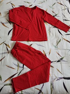 男孩红色秋衣秋裤，有弹性，150码，裤腿拆开了，适合本命年穿