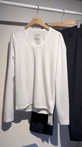 #JNBY江南布衣，纯棉长袖T恤，蝙蝠袖宽松版，面料丝光质感