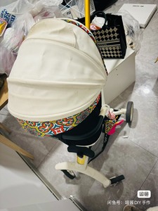 babyvovo婴儿车 v9曼陀罗白，八成新，手扶杆磨痕严重