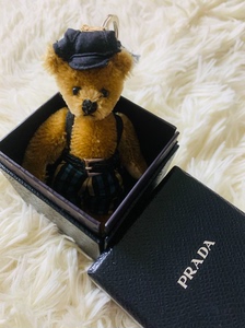 PRADA普拉达小熊挂件，钥匙扣，包挂件。在意大利购买，全新