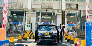 香港个人专车境外境内服务包车服务--深港直通发车 深圳湾口岸