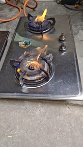 双灶燃气灶小霸王牌子纯铜芯。烧液化石油气火力大需要的附近自提