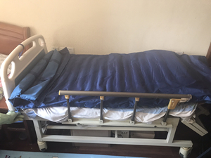医用床和鱼跃牌充气床垫（带泵) 2m×1.2m左右 结实耐用