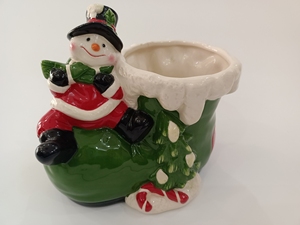 【以下孤品：圣诞风雪人靴子陶瓷摆件收纳盆笔筒小花盆，色彩鲜艳