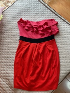 ONLY吊带连衣裙 修身包臀短裙 玫红色加红色撞色设计 带肩