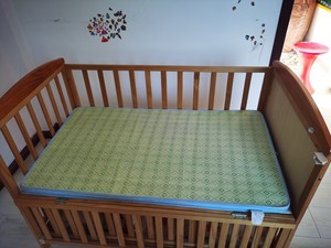 小龙哈彼儿童床+床垫，绝对没异味，自取