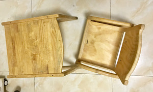 特儿福环保实木木桌椅，组合后是宝宝实木餐椅，桌面可以换新，无