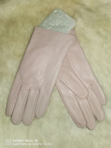 法国Camaieu余单，绵羊皮手套，内里加绒手感非常细腻保暖