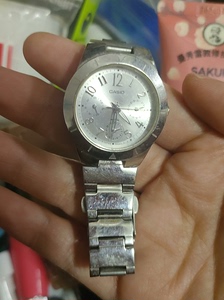 卡西欧女士手表金属腕表机械表电子手表正品，在卡西欧专柜三百多