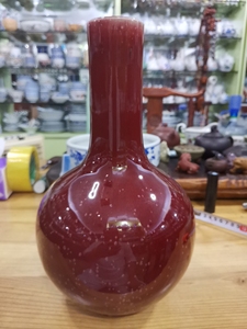 景德镇六七十年代季红满天星花瓶一只！品相如图，无磕无碰！拍前