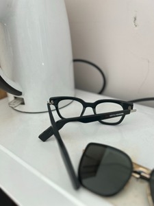 华为的蓝牙眼镜框便宜卖了，联系方式18228078882