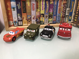 正版迪士尼赛车总动员玩具一组，材质是糖胶的，品相如图，关注店