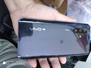 vivo x30，特价5g全网通二手机，换过后盖玻璃。8+1