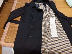 只穿过一次的正品 雅格狮丹L码黑色长风衣 英国产 日本京都伊