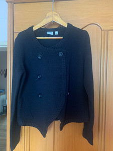 ESPRIT黑色毛衣，八成新，165/88A。50元江浙沪包