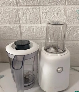 美的榨汁家用小型料理电动便携式榨果汁机辅食婴儿榨汁杯榨汁机L