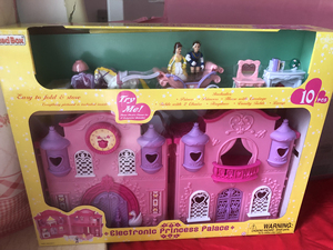 全新公主王子城堡过家家拼装娃娃屋女孩别墅芭比仿真娃娃套装礼物