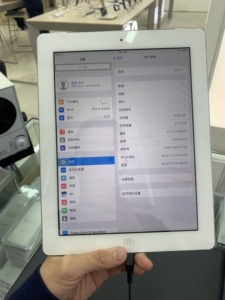 iPad4 32g 插卡版改的wifi版 前置摄像头不照相