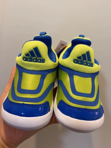 日本adidas阿迪达斯儿童小海马运动鞋，老款断码特价，码数