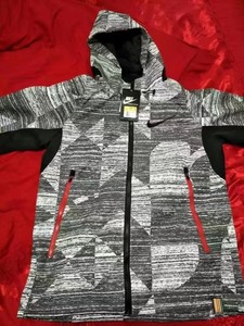 #Nike/耐克 耐克全明星同款外套，詹姆斯同款夹克，连帽运