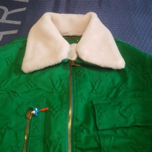 LV路易威登外套宝石绿色毛领可拆卸拉链立体暗花休闲时尚短上衣