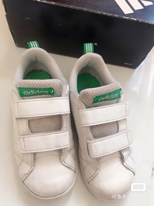 阿迪达斯小绿尾儿童运动鞋，专柜正品。9.5k，26.5码，自