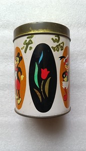 时代的产物，健乐精小铁罐铁皮盒，健乐精是一种儿童固体水溶饮料