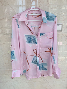 韩国代购郑秀晶同款粉色印花雪纺宽松长袖印花衬衫9.5新，穿一