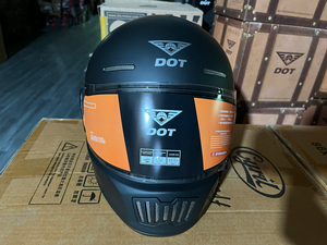 DOT复古全盔摩托车头盔，L 码，全新3种颜色  送黑镜