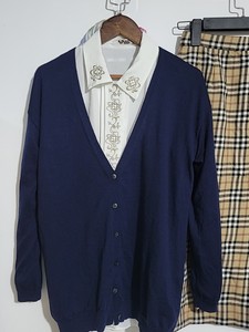 日本版优衣库百分百羊毛藏青色v领开衫 胸围92左右 长度65