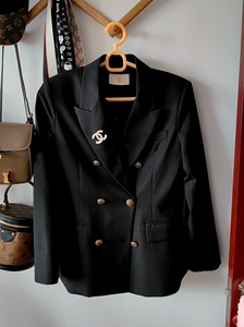 私人定制的黑色双排扣西装外套，999新，仅在青岛出外景穿过四