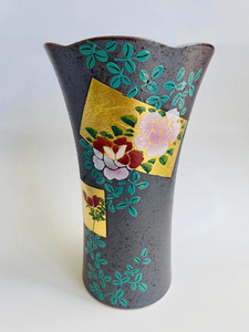 日本回流全新九谷重金手绘古朴风大花瓶！色彩鲜艳自然！器形简约
