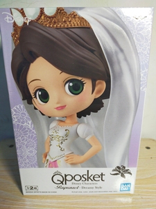 万代眼镜厂Qposket迪士尼公主乐佩婚纱手办，日本正品
