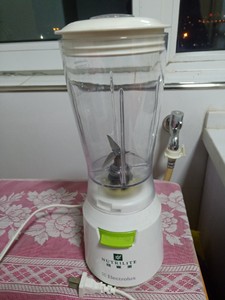 伊莱克斯EBR150G搅拌器榨汁机