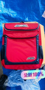 UEK儿童护脊超轻书包暗红色，全新带礼盒可以送人，男女学生都
