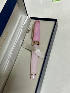 写乐兔子屋限定 樱花 14k金尖 细字F 粉色钢笔