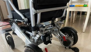 迈乐步a08锂电池电动轮椅，买的时候1万多，现在落价1180