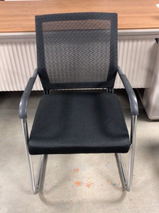 98元泉州经济款网布会议椅 设计简单 乌黑色网布透气耐脏 重