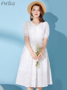 阿卡法式气质连衣裙新夏季白色蕾丝V领收腰显瘦A字裙短袖女