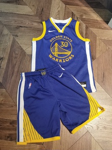 金州勇士库里珍藏版，耐克专柜正品男童篮球服，适合身高120-
