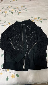 黑色外套，在tb陈丁丁店铺买的！150+