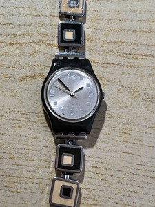 swatch 表径25*30 腕周16 换的新电池 走时正常