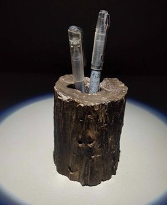 木化石笔筒 看是木实为石 完全石化 年轮清晰 10×9cm