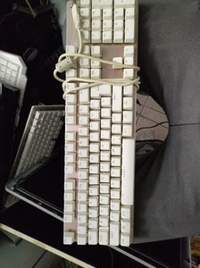 剑尊k-1000联盟神器机械键盘k1成色9成新，40元每个随
