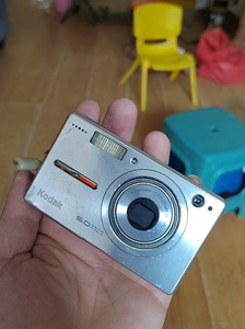 柯达V550 数码相机，装电池没反应，当配件出售
