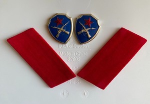 老式83肩徽100元，红领章60元、原品老物件品相保存完好、