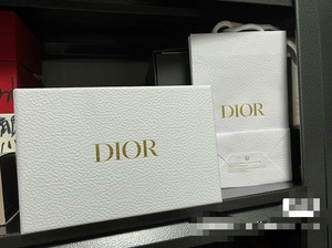 dior迪奥礼盒白色口红香水护肤品盒子配礼袋，全新，旗舰店原