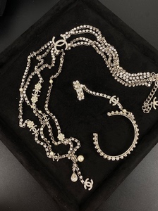 Chanel 满钻项链 手镯新款 小花珍珠项链 戒指手镯一体
