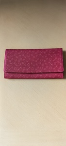 Why牌的女士钱包，全新，没有用过，粉色今年流行的颜色，特别